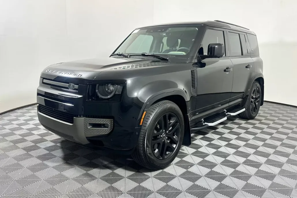 2024 Land Rover Defender 110 X-Dynamic SE photo 1