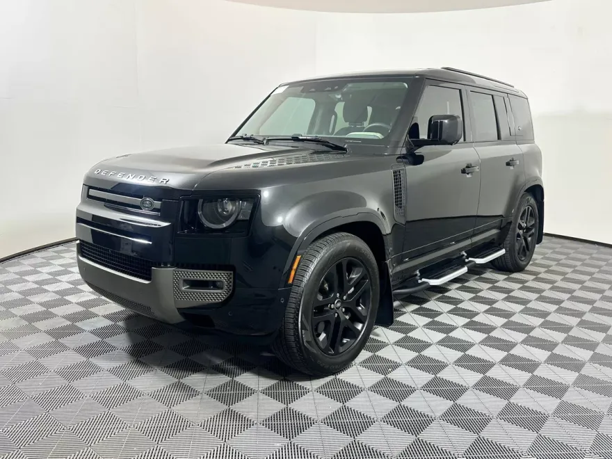2024 Land Rover Defender 110 X-Dynamic SE photo 1