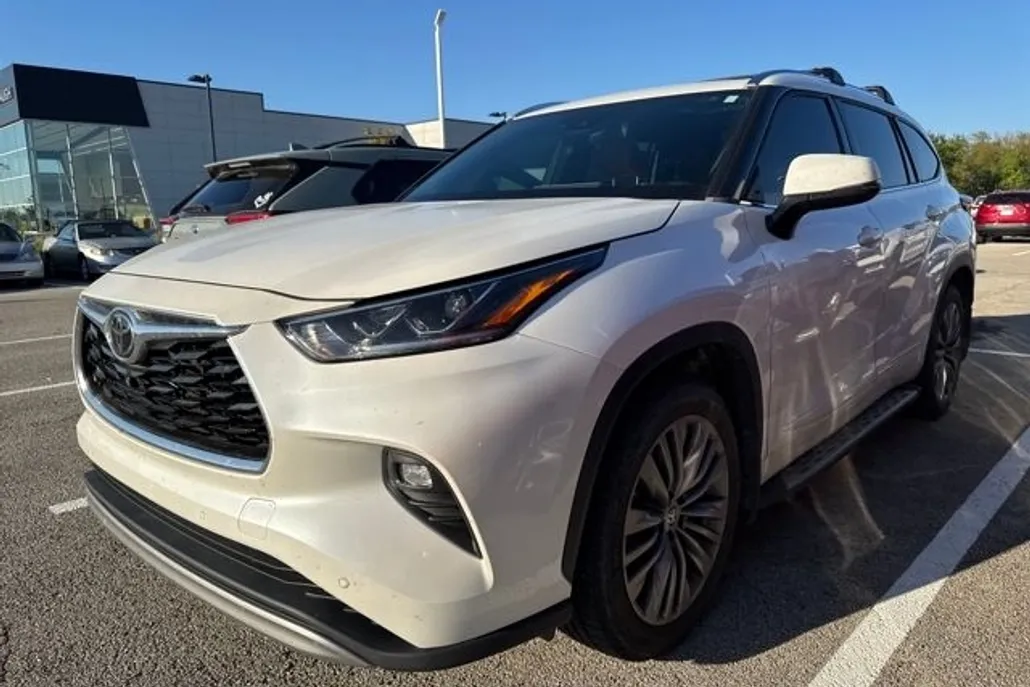 2021 Toyota Highlander Platinum photo 1