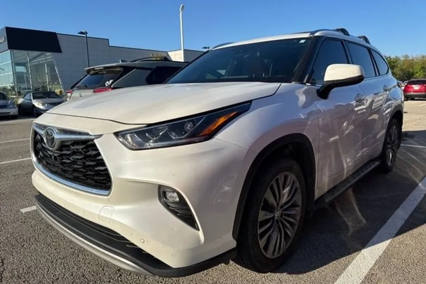 2021 Toyota Highlander Platinum photo 1