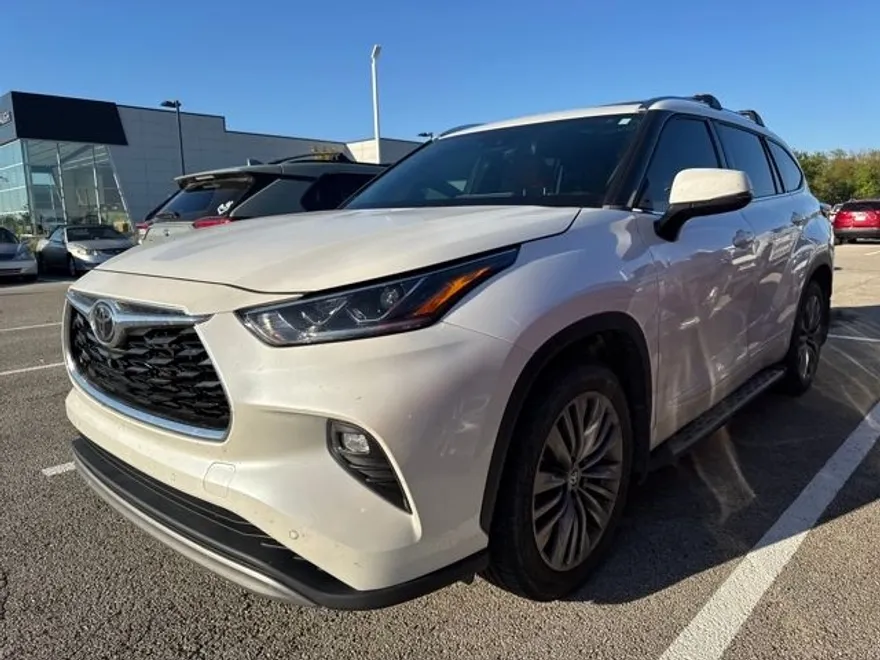 2021 Toyota Highlander Platinum photo 1