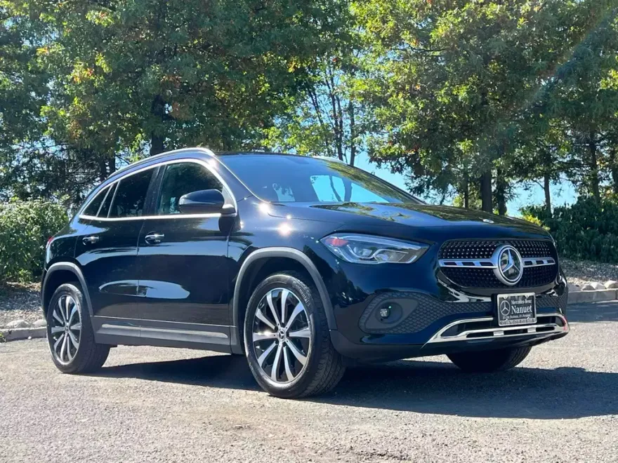 2022 Mercedes Benz GLA 250 4MATIC photo 1