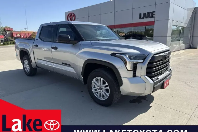 2026 Toyota Tundra SR5 photo 1