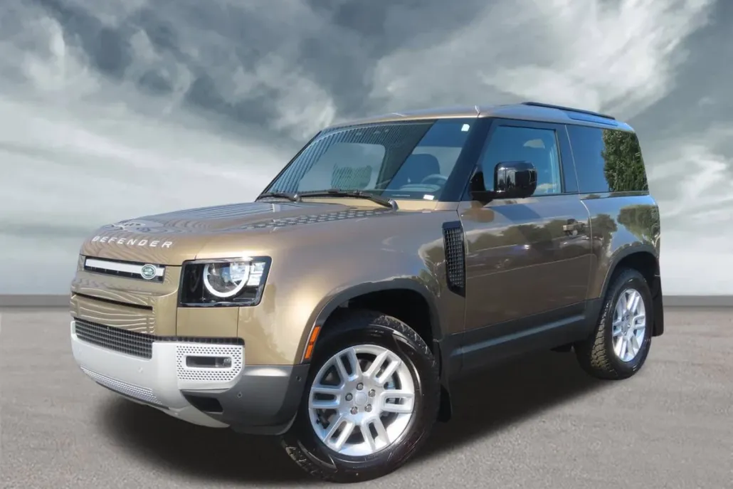 2023 Land Rover Defender S photo 1