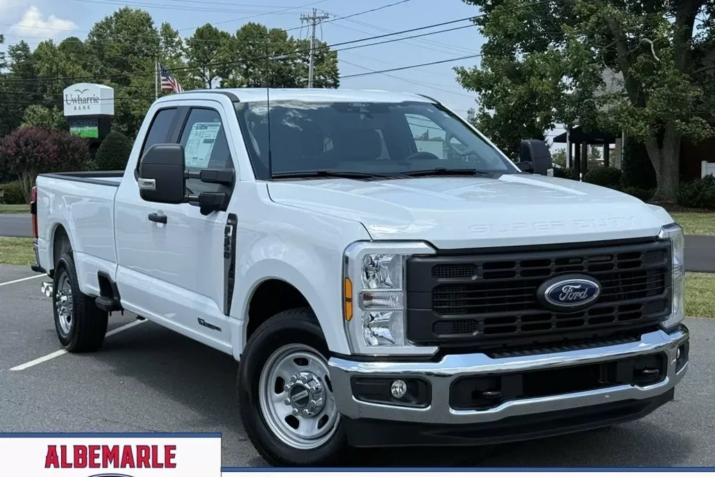 2025 Ford F-350 photo 1