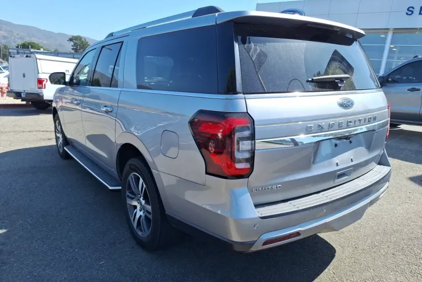 2023 Ford Expedition MAX Limited photo 1