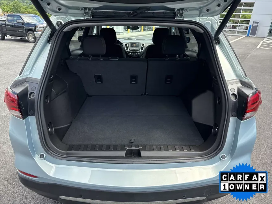 2022 Chevrolet Equinox LT photo 1
