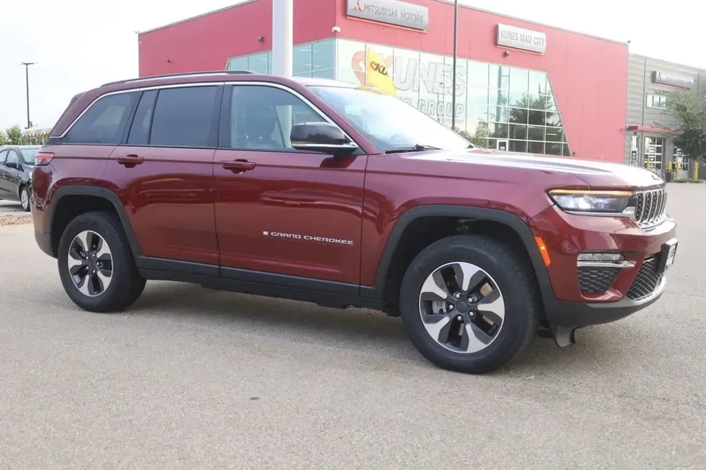 2023 Jeep Grand Cherokee 4xe photo 1