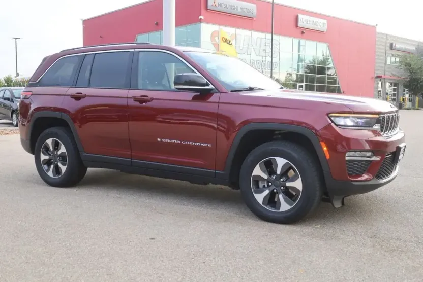 2023 Jeep Grand Cherokee 4xe photo 1