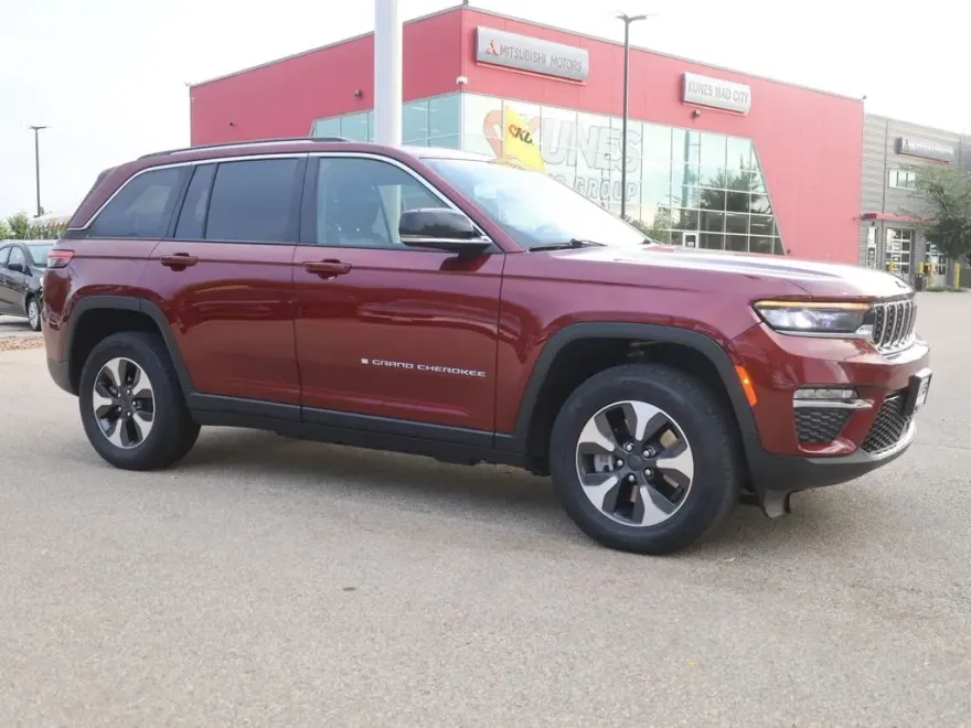 2023 Jeep Grand Cherokee 4xe photo 1