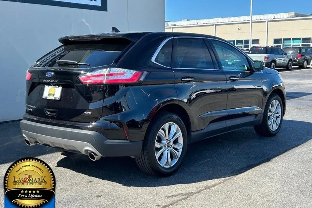 2024 Ford Edge Titanium photo 1