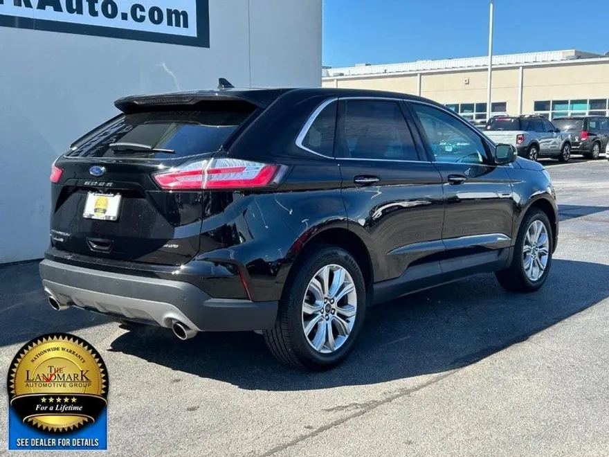 2024 Ford Edge Titanium photo 1