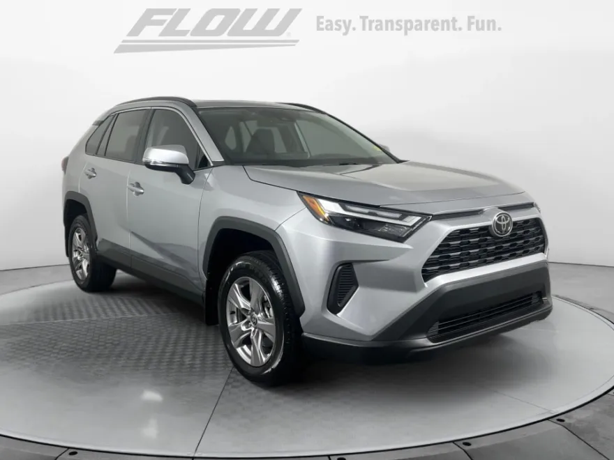 2025 Toyota RAV4 XLE photo 1