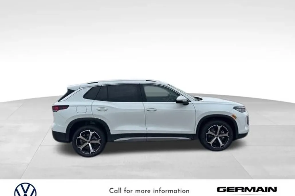 2025 Volkswagen Tiguan SE photo 1