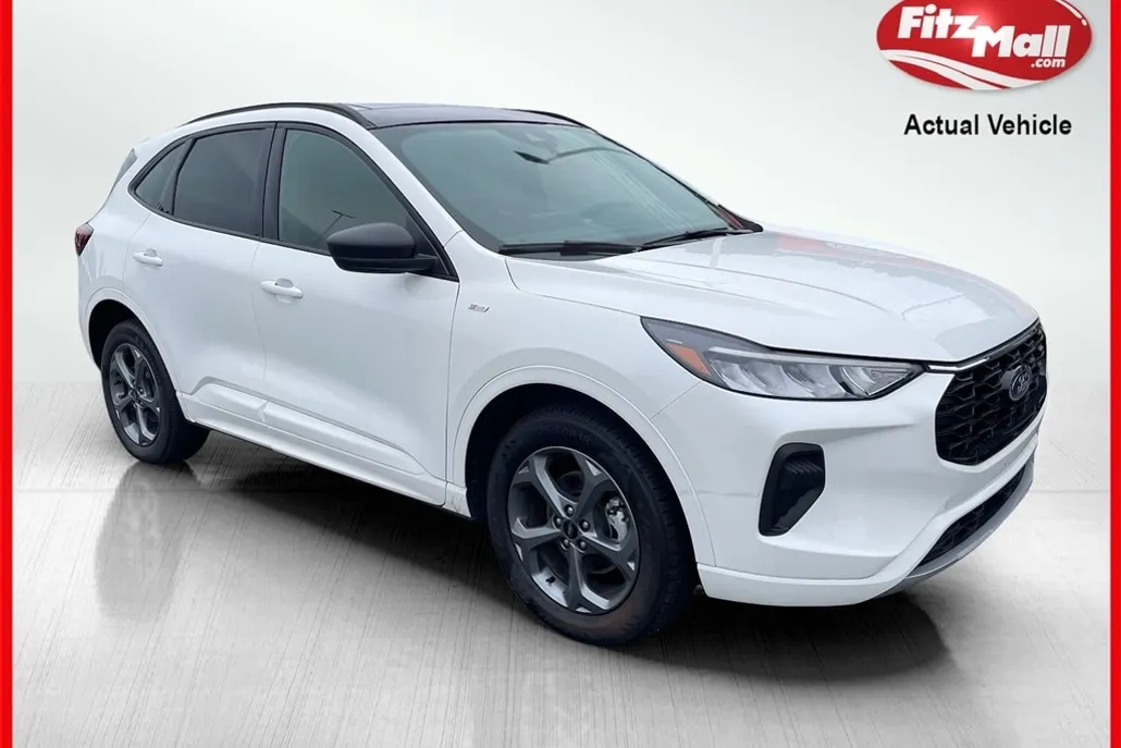 2023 Ford Escape ST-Line photo 1