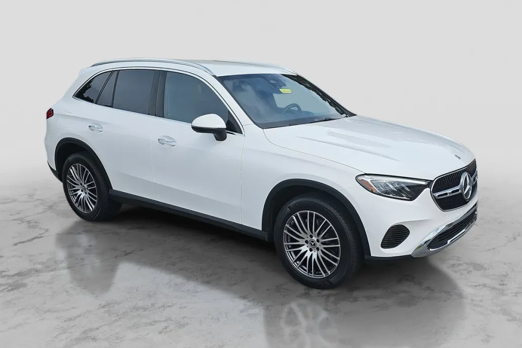 2025 Mercedes Benz GLC 300 photo 1