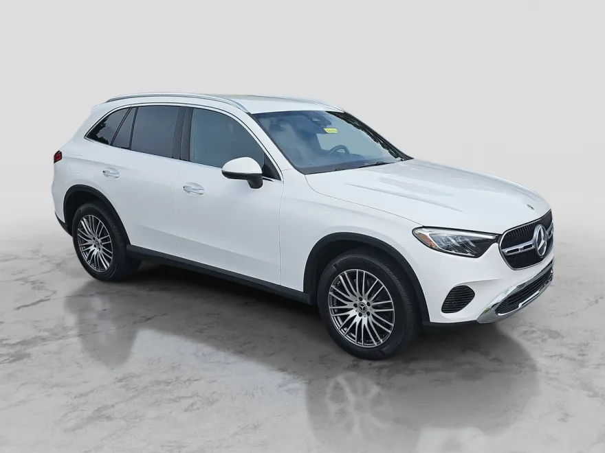 2025 Mercedes Benz GLC 300 photo 1