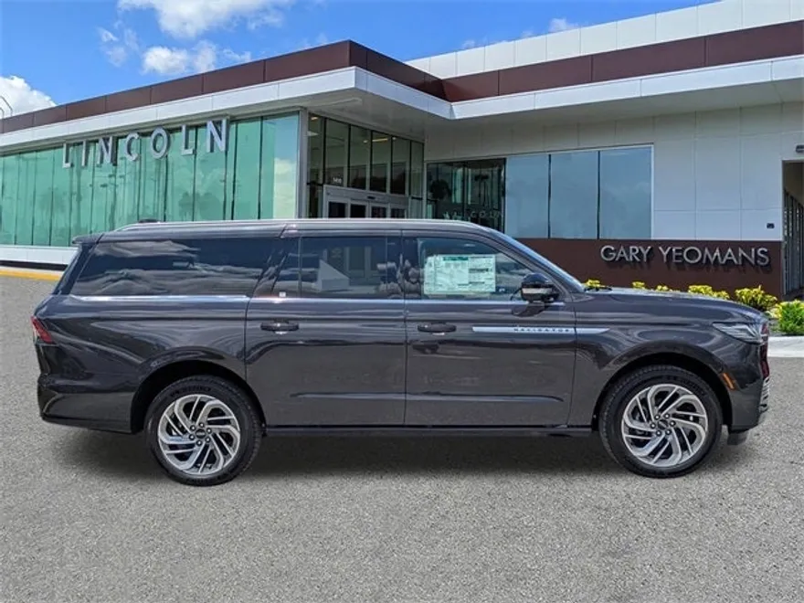 2025 Lincoln Navigator L Reserve photo 1