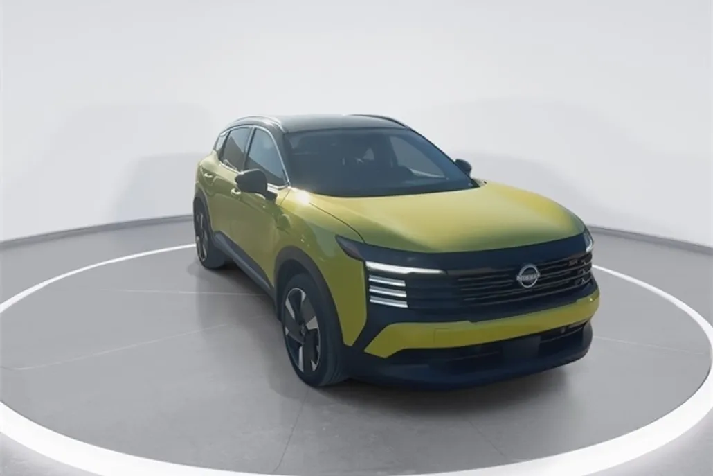 2025 Nissan Kicks SR photo 1