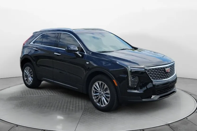 2025 Cadillac XT4 Premium Luxury photo 1