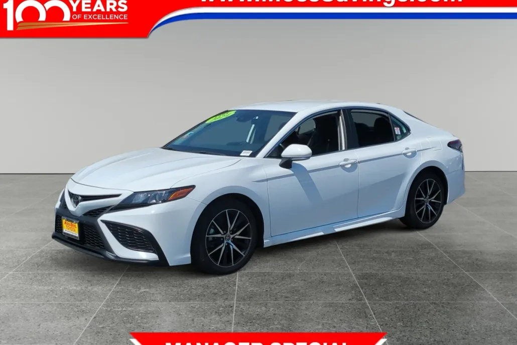 2024 Toyota Camry SE photo 1