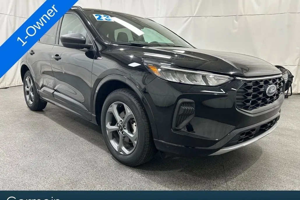 2023 Ford Escape ST-Line photo 1