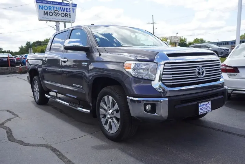 2016 Toyota Tundra CrewMax Limited photo 1