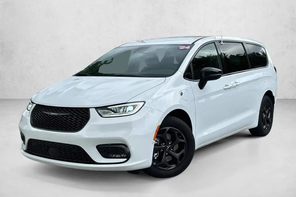 2024 Chrysler Pacifica Hybrid S Appearance photo 1