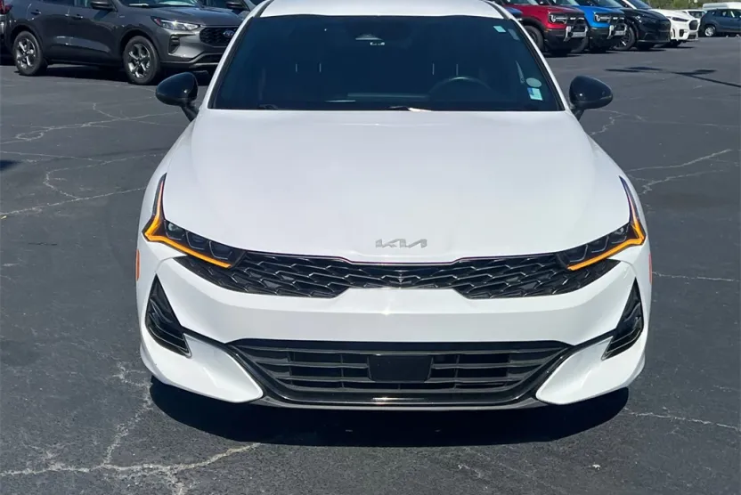 2023 Kia K5 GT-Line photo 1