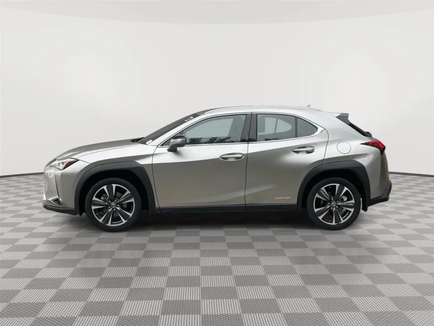2022 Lexus UX 250h photo 1