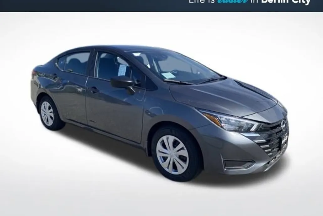 2025 Nissan Versa 1.6 S photo 1