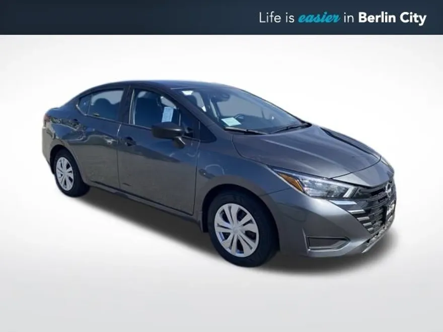 2025 Nissan Versa 1.6 S photo 1