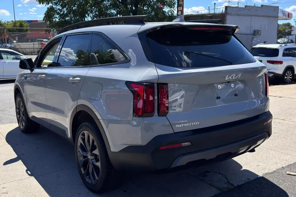 2023 Kia Sorento X-Line EX photo 1