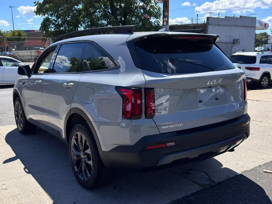 2023 Kia Sorento X-Line EX photo 1