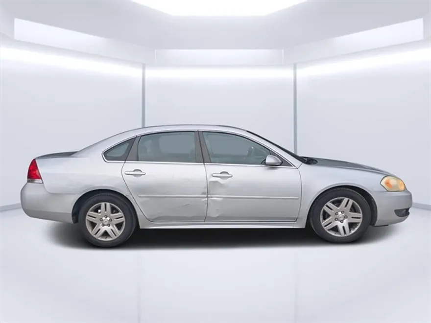 2010 Chevrolet Impala photo 1
