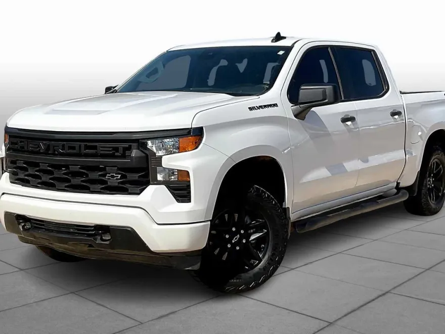 2024 Chevrolet Silverado 1500 Custom photo 1