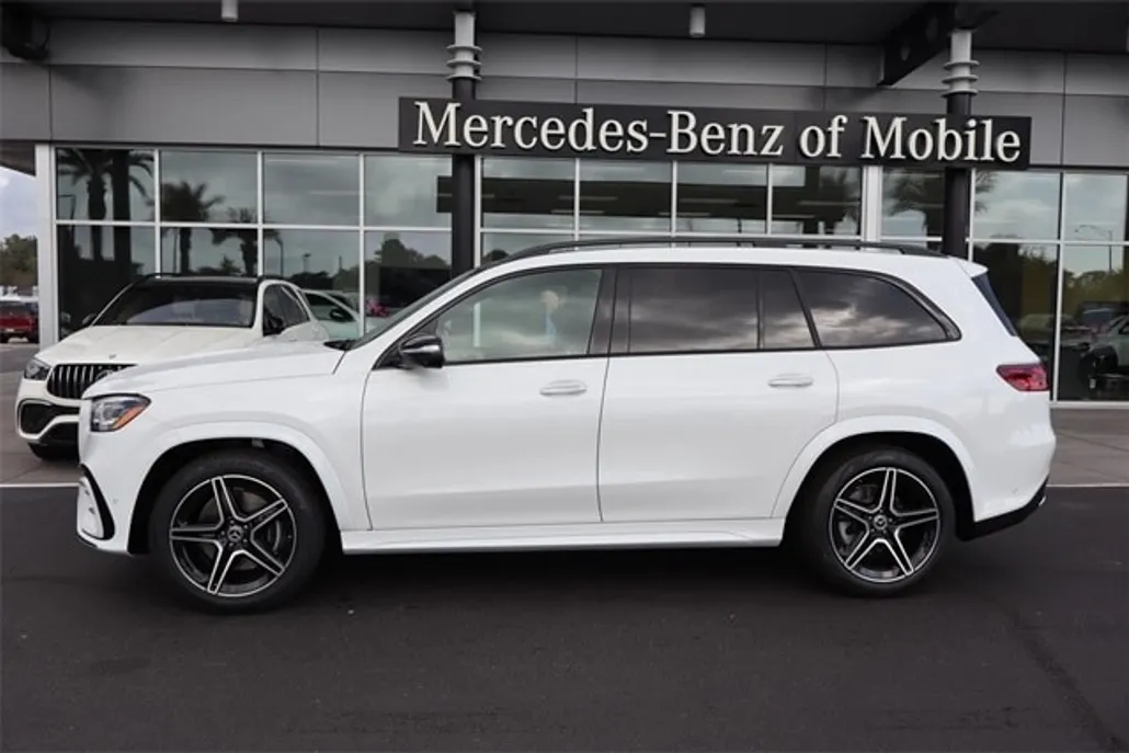 2025 Mercedes Benz GLS 450 photo 1