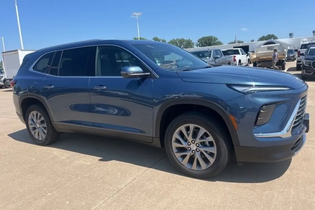 2026 Buick Enclave Preferred photo 1