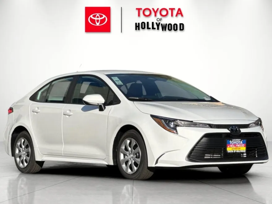 2026 Toyota Corolla LE photo 1