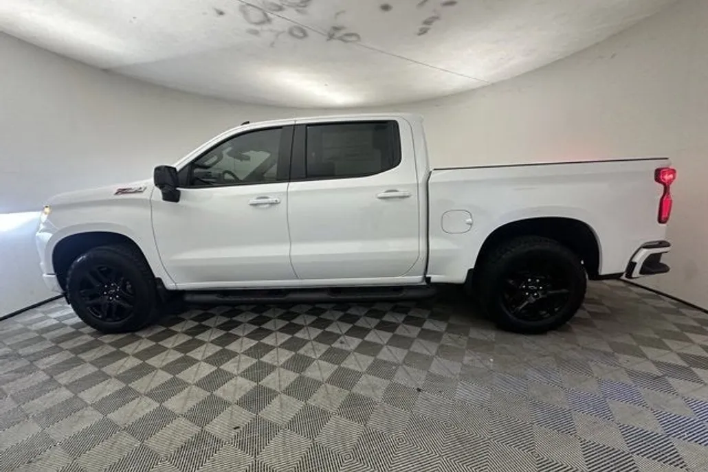 2025 Chevrolet Silverado 1500 RST photo 1