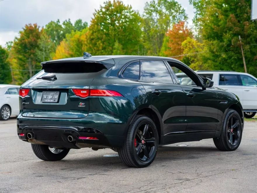 2018 Jaguar F-PACE S photo 1