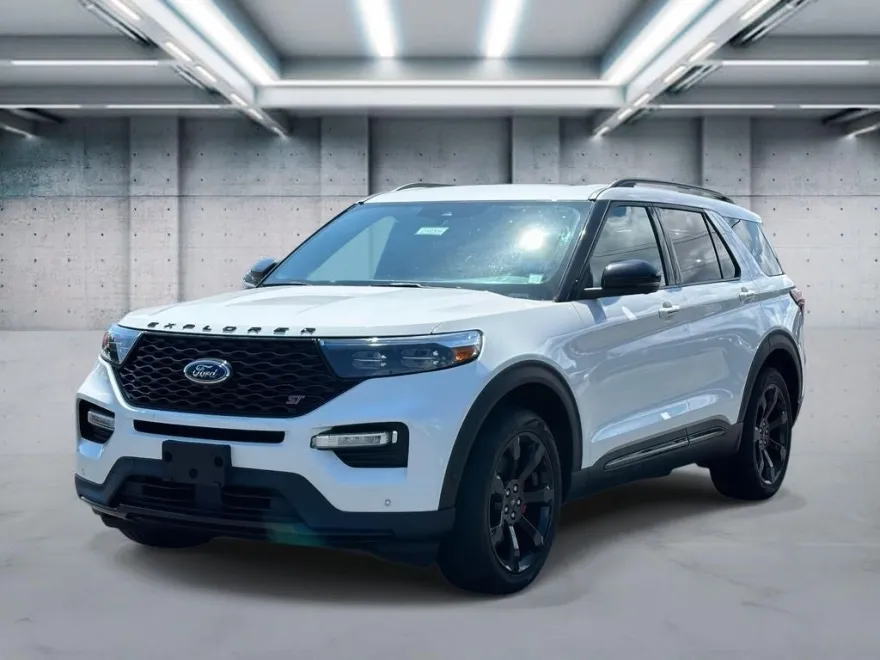 2022 Ford Explorer ST photo 1