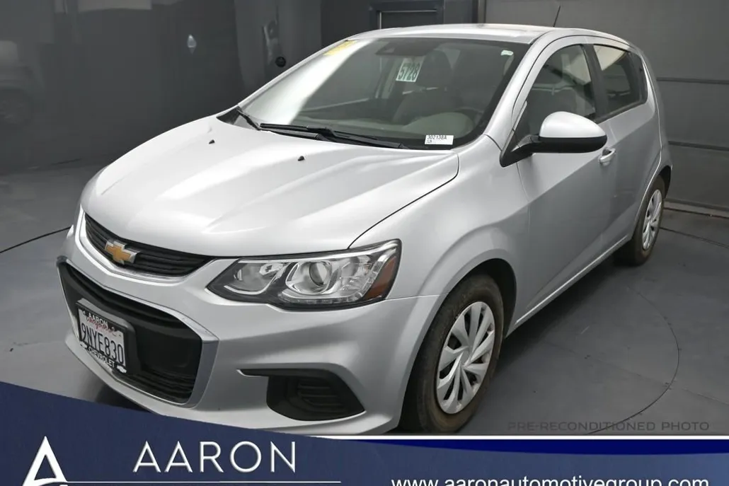 2020 Chevrolet Sonic LT photo 1