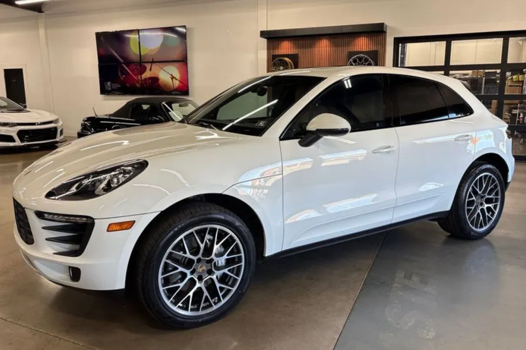 2017 Porsche Macan S photo 1