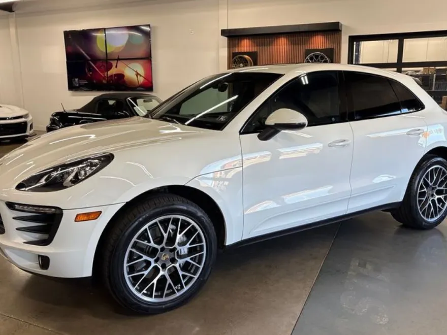 2017 Porsche Macan S photo 1