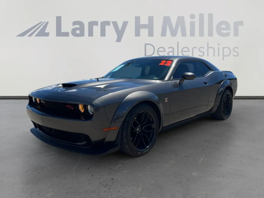 2023 Dodge Challenger R/T Scat Pack Widebody photo 1
