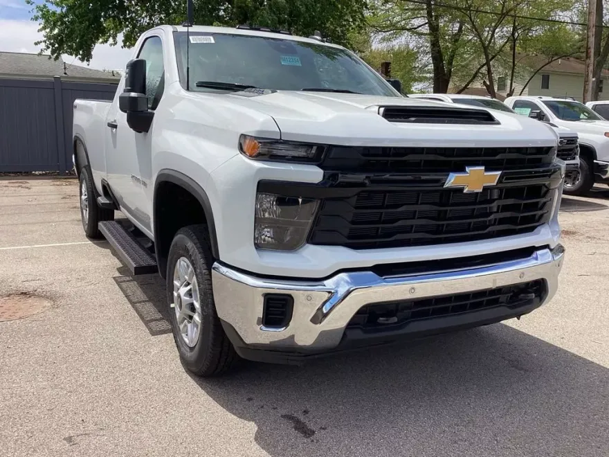 2025 Chevrolet Silverado 2500HD photo 1