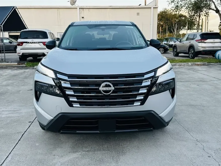 2025 Nissan Rogue S photo 1
