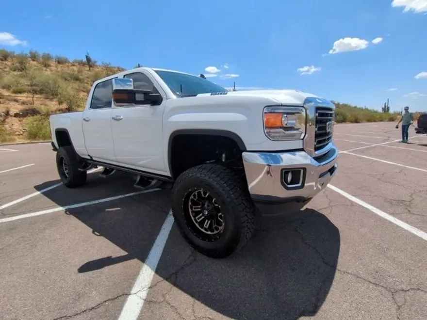 2019 Gmc Sierra HD SLT photo 1