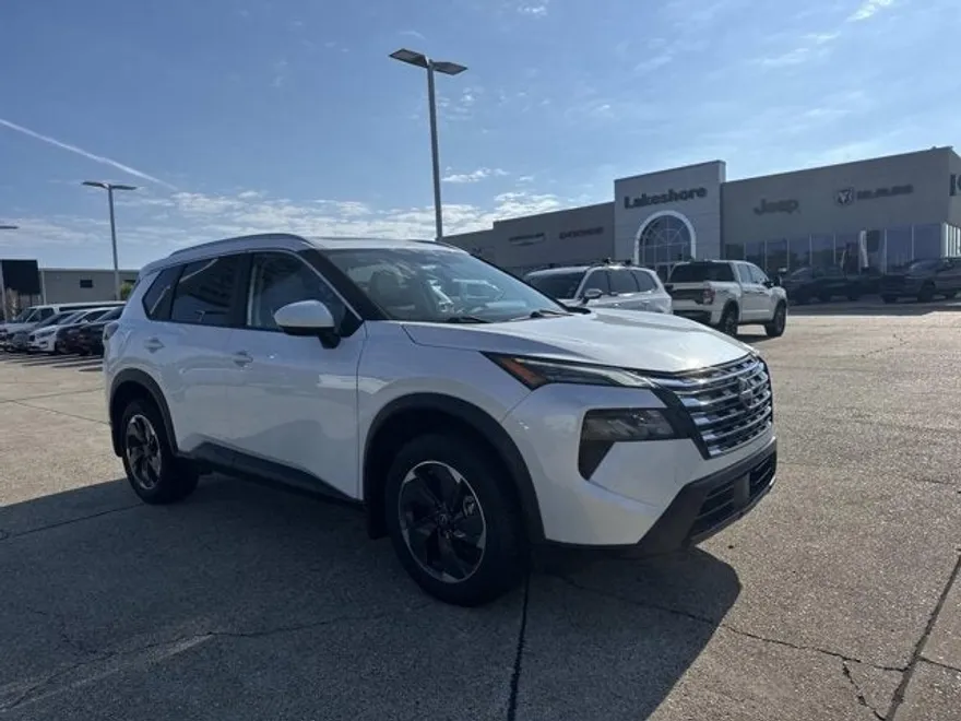 2024 Nissan Rogue SV photo 1